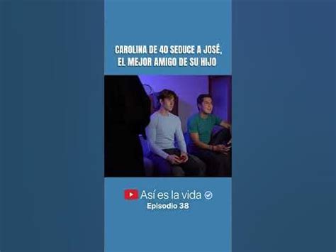 folla con su mejor amiga|Carolina de 40 seduce a José, el mejor amigo de su hijo .